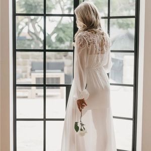 NWOT - Le Rose “Luna” Bridal Robe